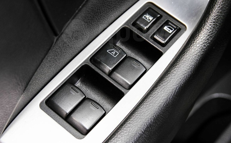 Nissan Murano, 1 поколение
