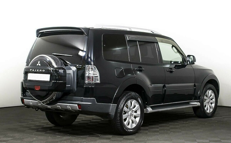 Mitsubishi Pajero IV