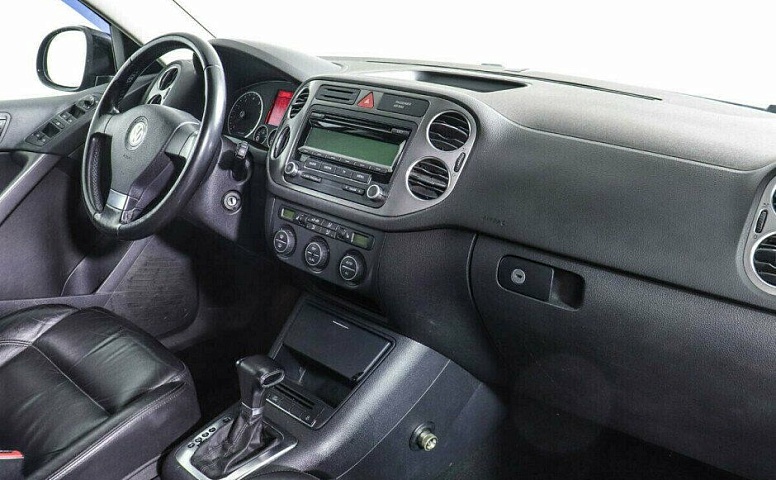 Volkswagen Tiguan 2.0 Автомат