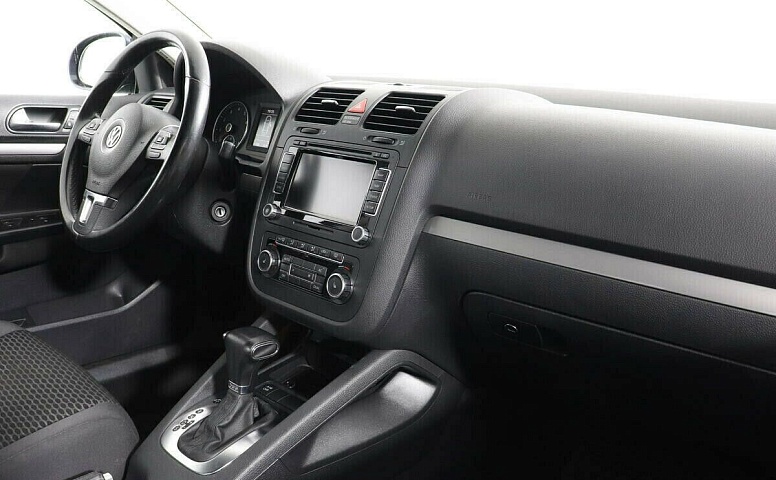 Volkswagen Jetta V