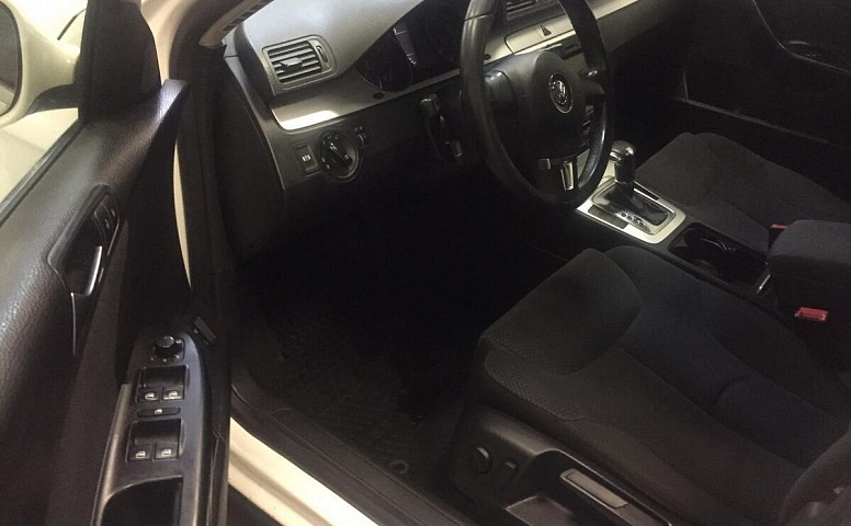 Volkswagen Passat (B6)
