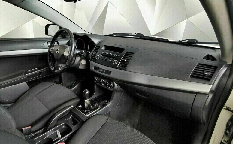 Mitsubishi lancer