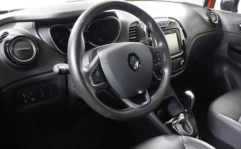 Renault kaptur мкпп 2017 с пробегом 58 760 км