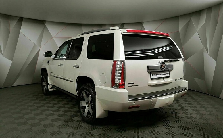 Cadillac Escalade 6.2 V8 АТ 4WD ESV (409 л.с.) Luxury ESV Белый