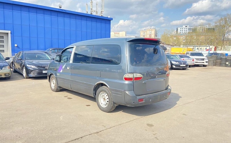 Hyundai Starex