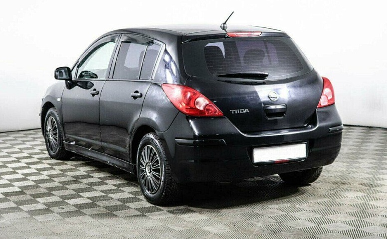 Nissan Tiida 1.6 Автомат