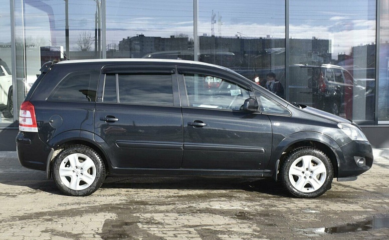 Opel Zafira B Рестайлинг