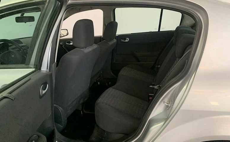 Renault MEGANE 1.6 MT (115 л.с.)