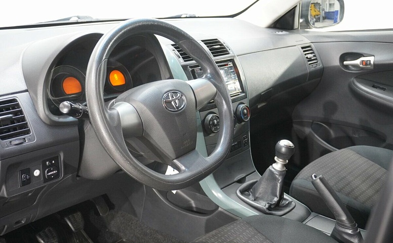 Toyota Corolla X (E140, E150) Рестайлинг
