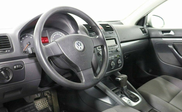 Volkswagen Jetta 1.6 Автомат