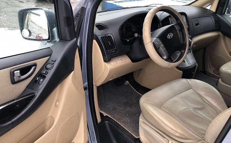 Hyundai Grand Starex