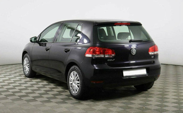 Volkswagen Golf 1.6 Робот