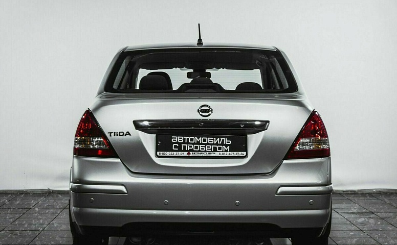 Nissan tiida