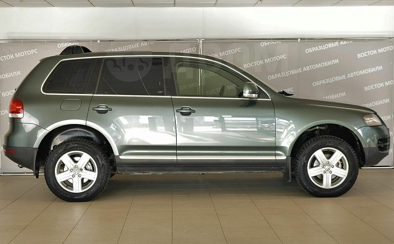 Volkswagen Touareg, 1 поколение