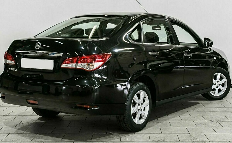 Nissan almera