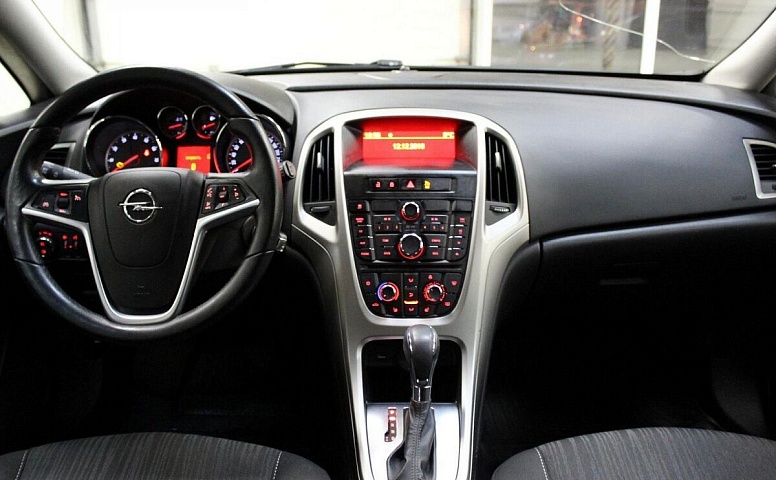 Opel Astra J