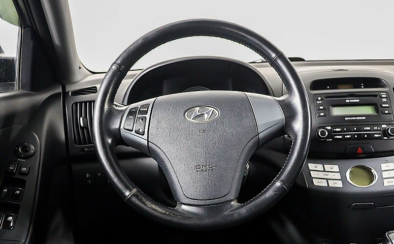 Hyundai Elantra 1.6 МКПП