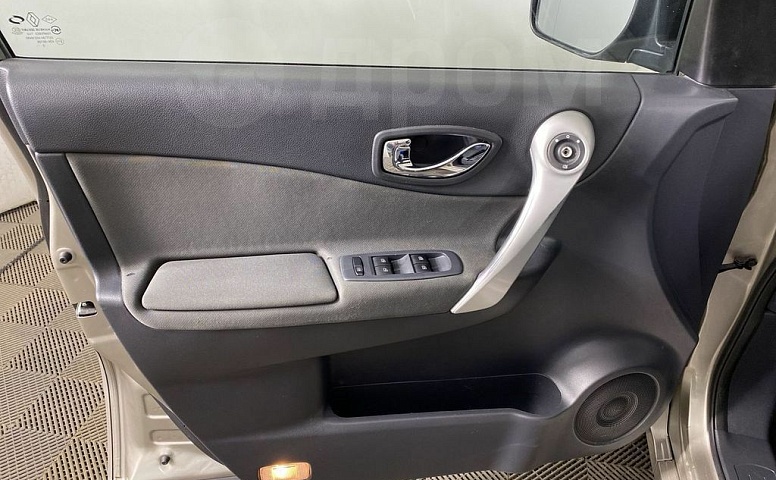 Renault Koleos, 1 поколение