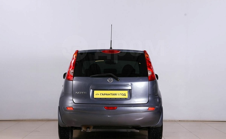 Nissan Note, 1 поколение