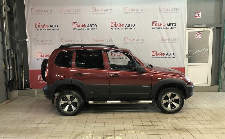 Chevrolet NIVA 1.7 MT (80 л.с.) 4WD