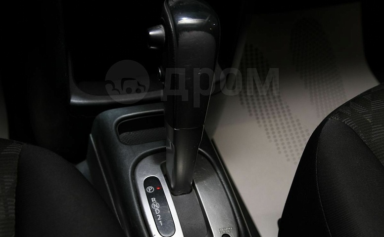 Nissan Note, 1 поколение
