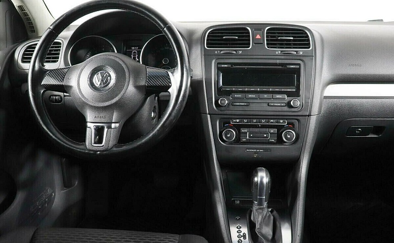 Volkswagen Golf VI