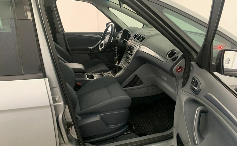 Ford S_MAX 2.0d MT (140 л.с.)
