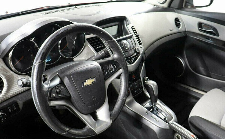 Chevrolet Cruze 1.8 Автомат