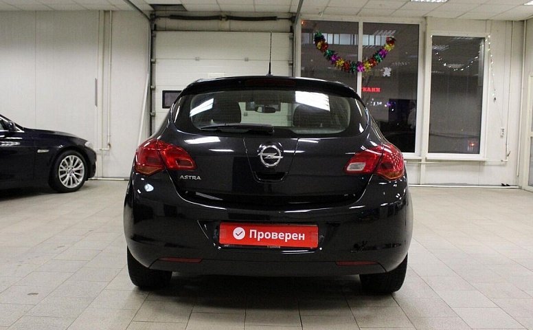 Opel Astra J
