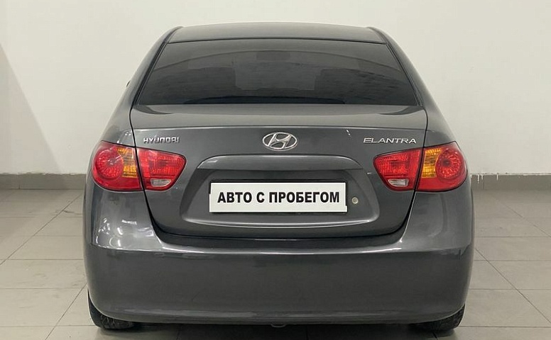 Hyundai ELANTRA 1.6 MT (122 л.с.)