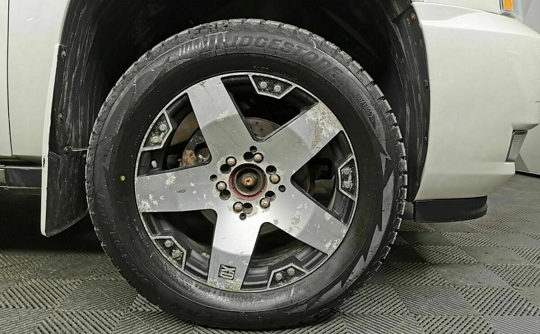 Cadillac Escalade 6.2 V8 АТ 4WD ESV (409 л.с.) Luxury ESV Белый