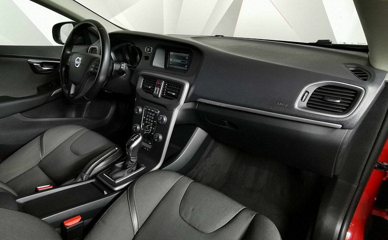 Volvo V40 1.6 D2 Powershift (114 л.с.) Красный