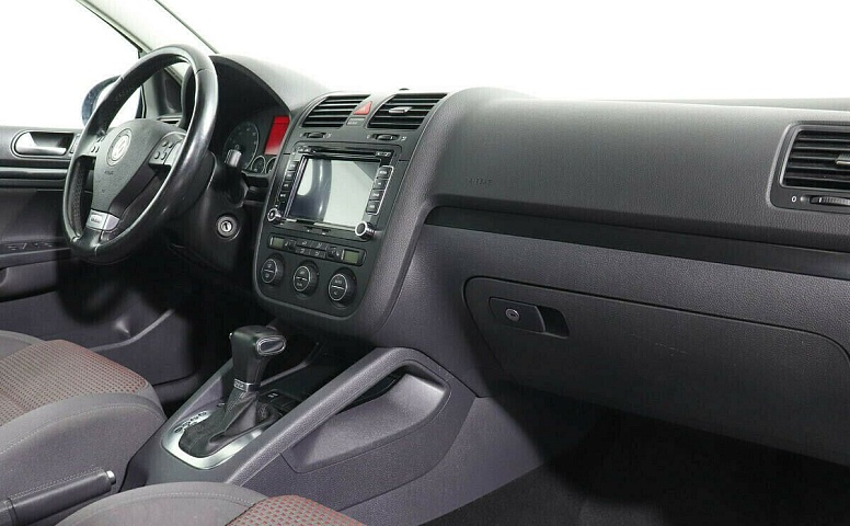 Volkswagen Golf VI