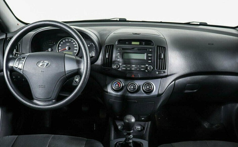 Hyundai Elantra 1.6 Механика