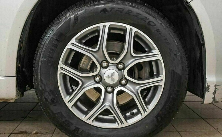 Mitsubishi grandis