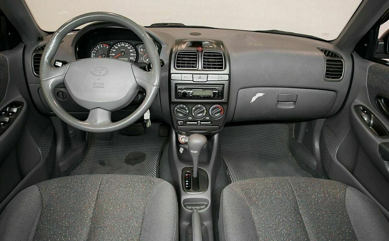 Hyundai accent