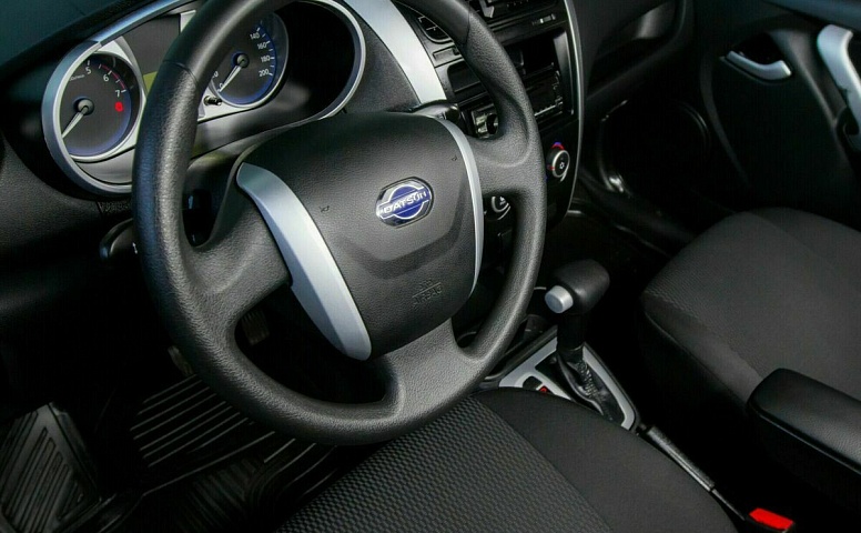 Datsun mi-do