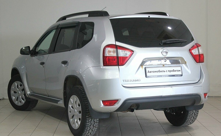Nissan Terrano III (D10)