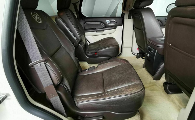 Cadillac Escalade 6.2 V8 АТ 4WD ESV (409 л.с.) Luxury ESV Белый