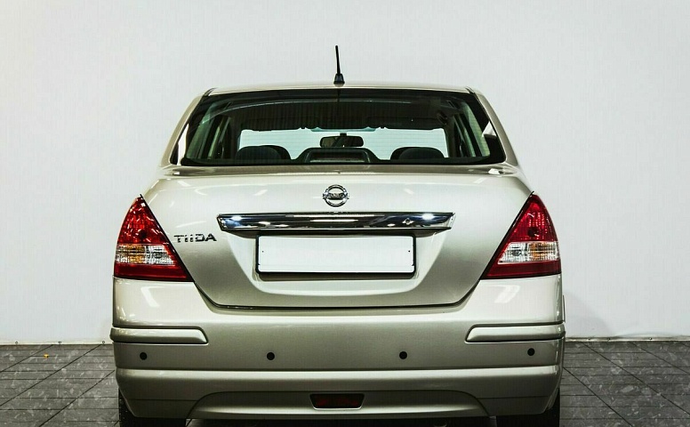 Nissan tiida