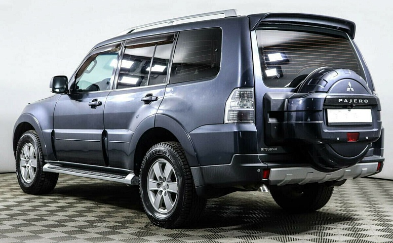Mitsubishi Pajero IV