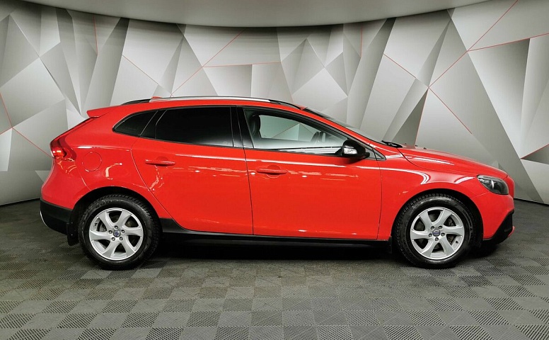 Volvo V40 1.6 D2 Powershift (114 л.с.) Красный