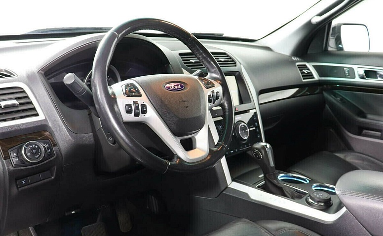 Ford Explorer V