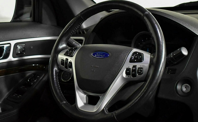 Ford Explorer V