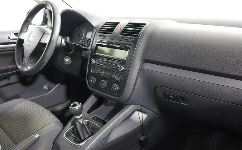 Volkswagen Jetta V