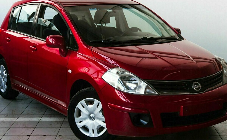 Nissan tiida