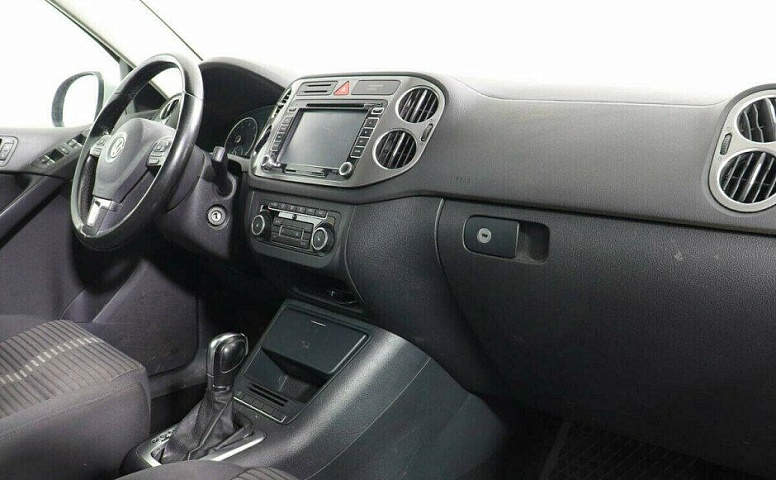 Volkswagen Tiguan 2.0 Автомат
