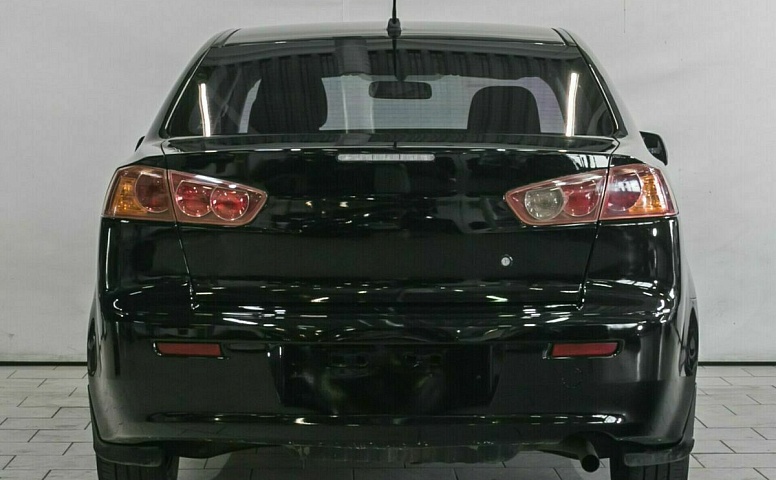 Mitsubishi lancer