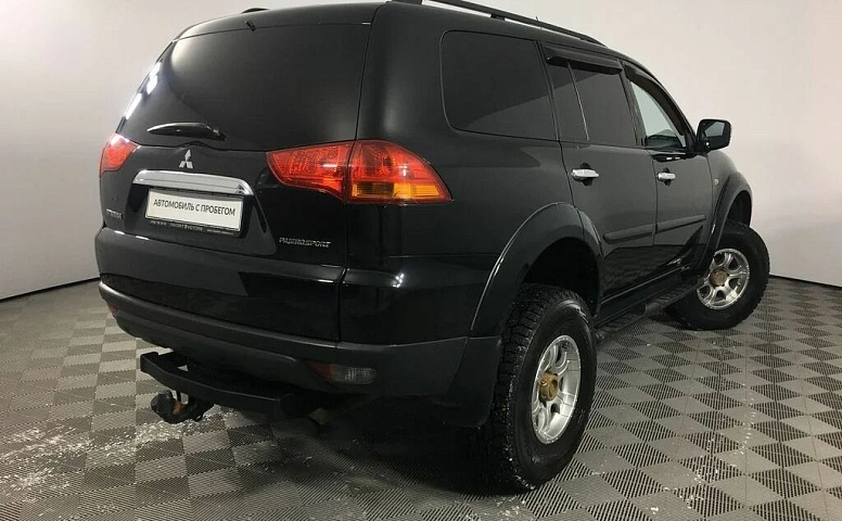 Mitsubishi pajero sport ii