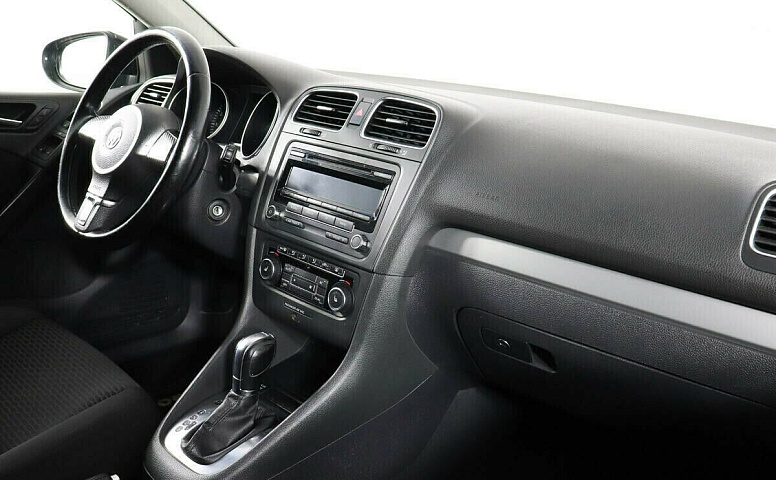 Volkswagen Golf VI